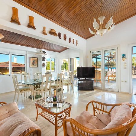 Villa Maria Beachfront Residence Киотари Екстериор снимка