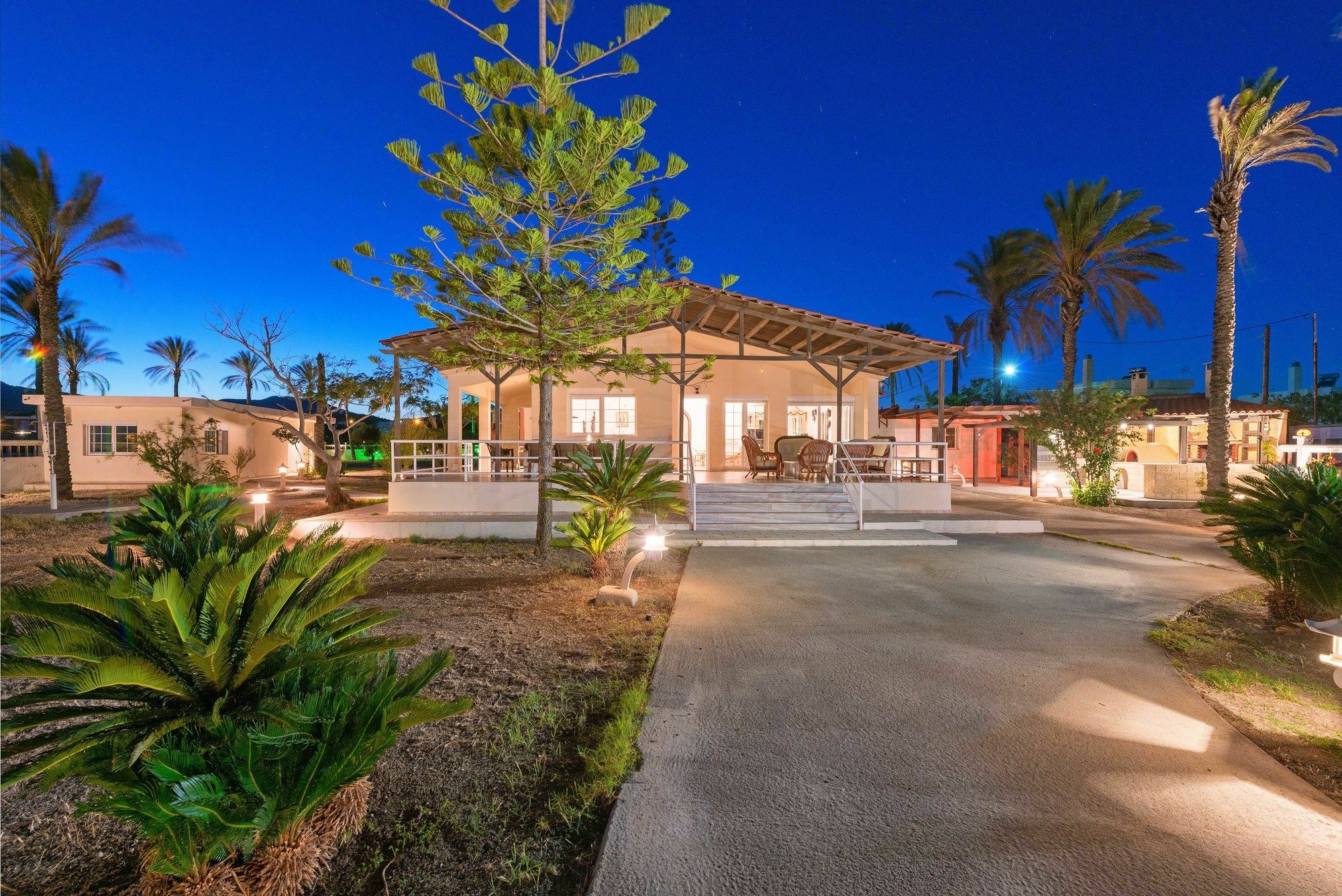 Villa Maria Beachfront Residence Киотари Екстериор снимка