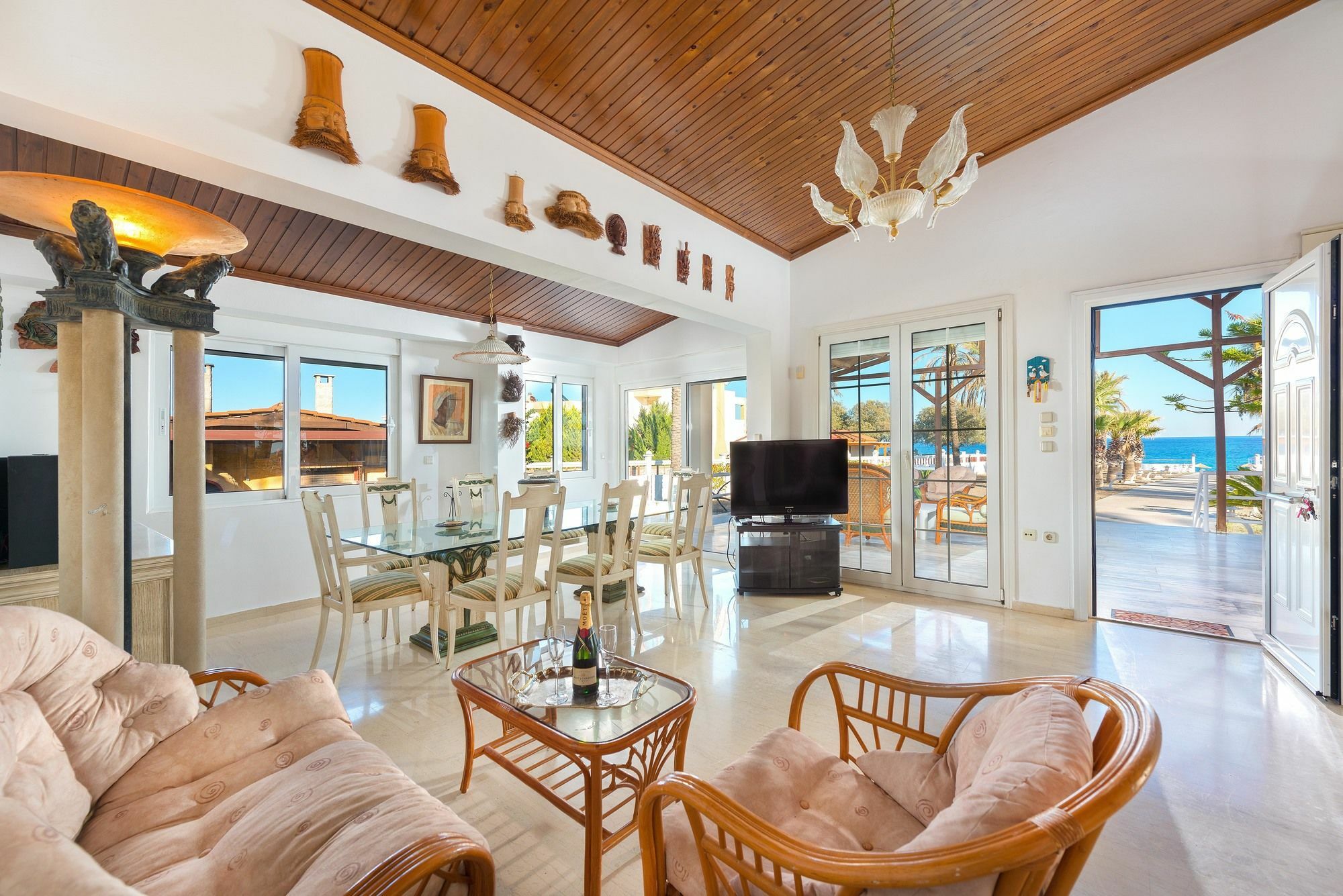 Villa Maria Beachfront Residence Киотари Екстериор снимка