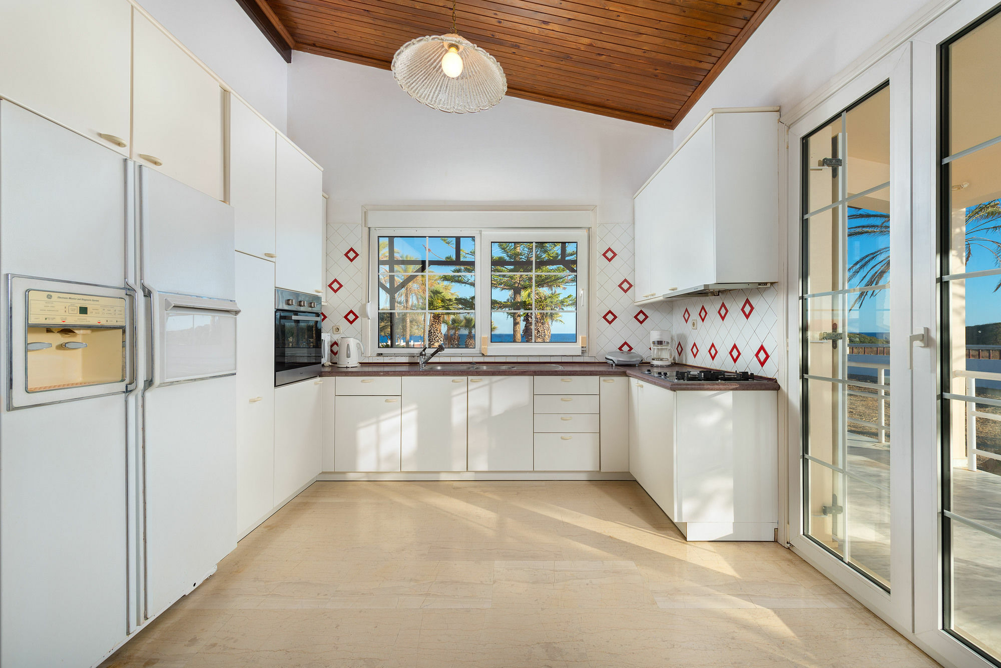 Villa Maria Beachfront Residence Киотари Екстериор снимка
