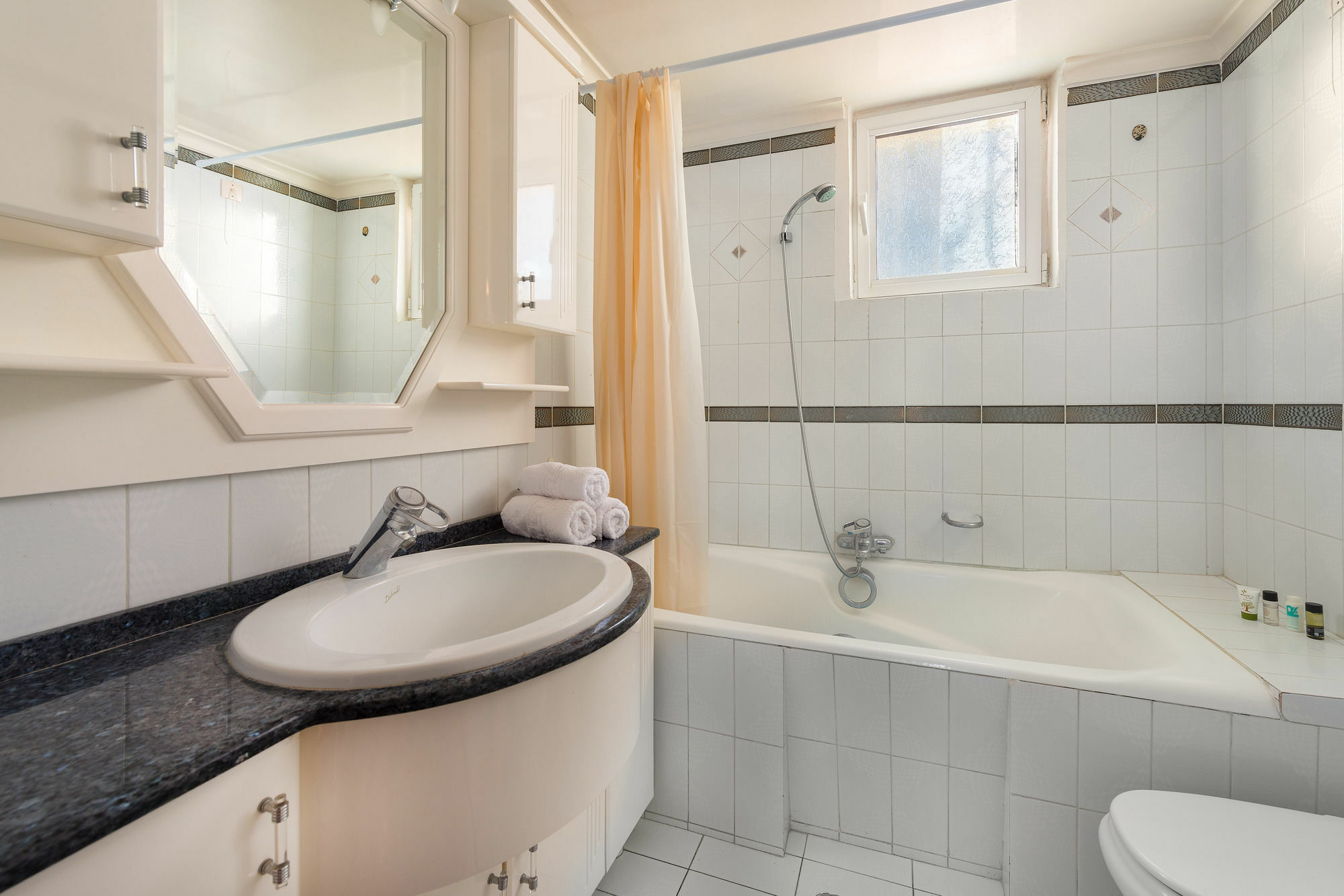 Villa Maria Beachfront Residence Киотари Екстериор снимка